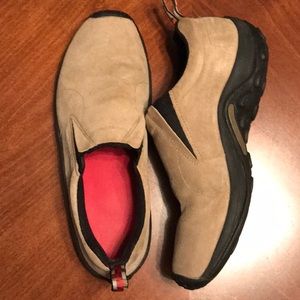 Mens MERRELL light tan suede slip on shoes